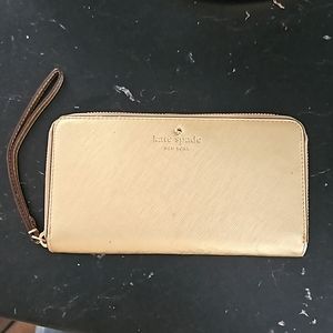 Gold Kate spade zipper wallet♠️